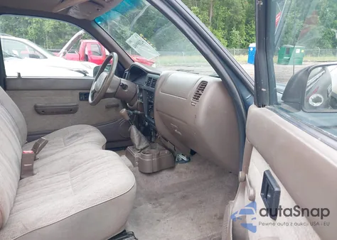 1998 Toyota Tacoma from USA, damaged, VIN 4TANL42N0WZ139607